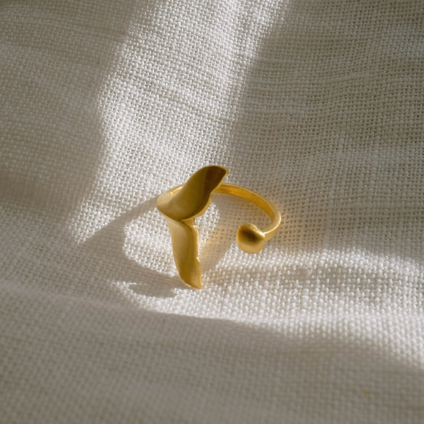 Whale Tail Ring