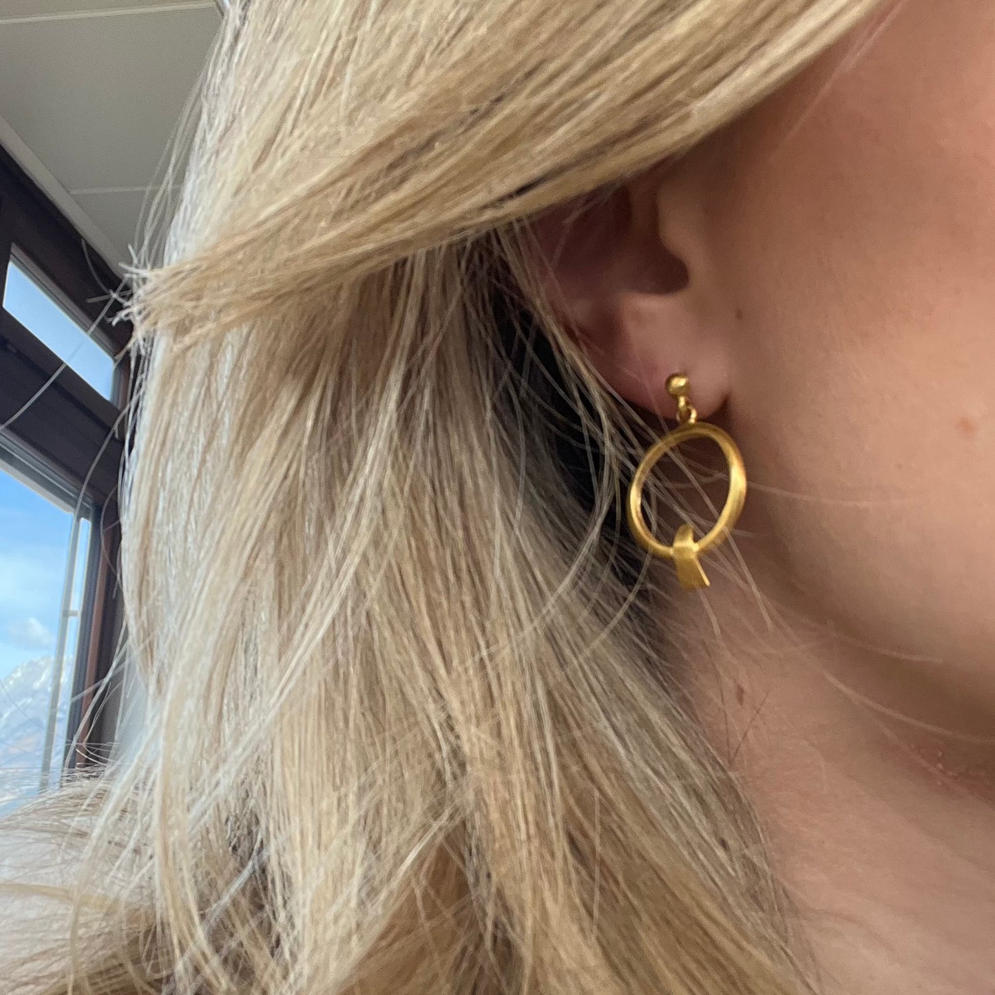 Q Earring