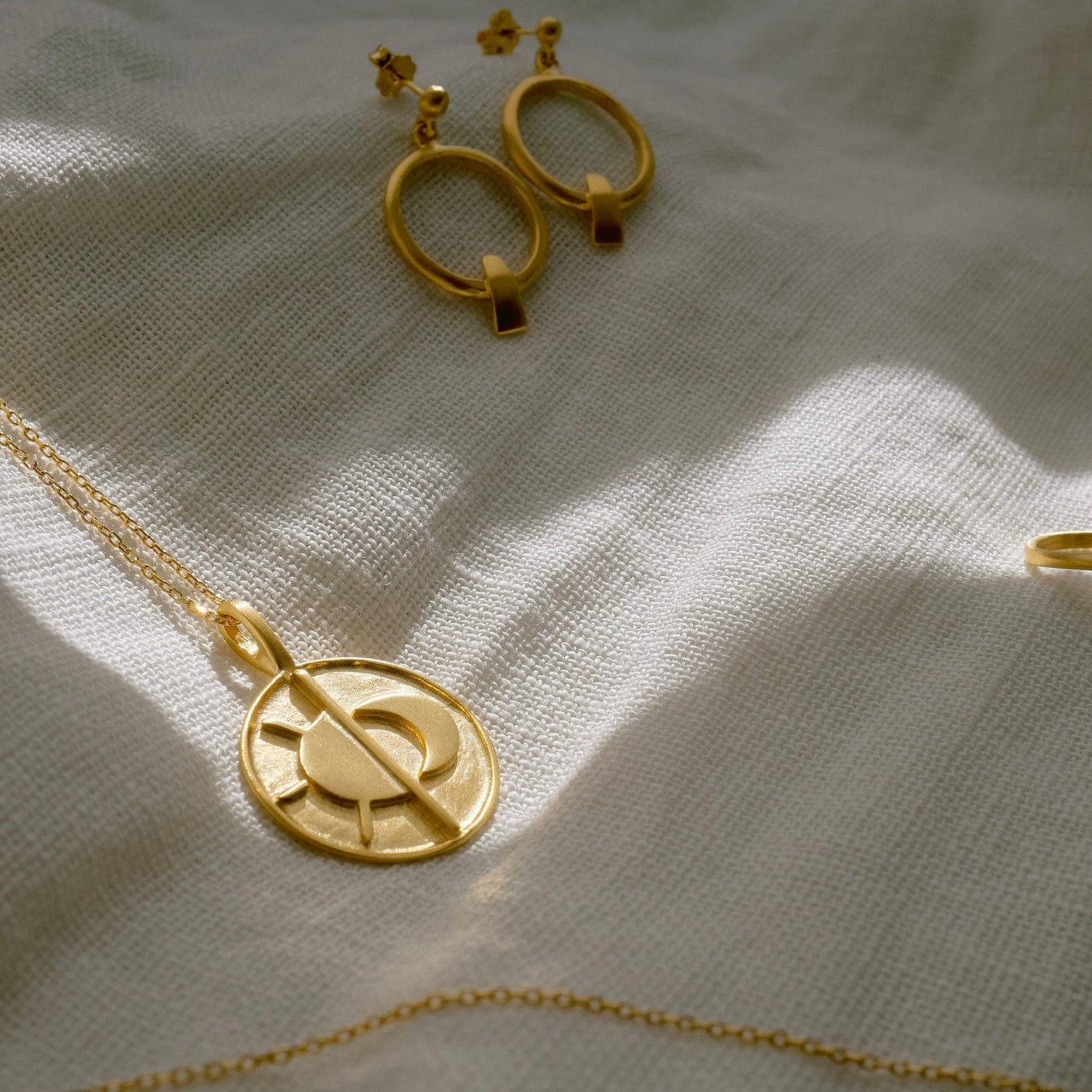 Sun&Moon Necklace Gold
