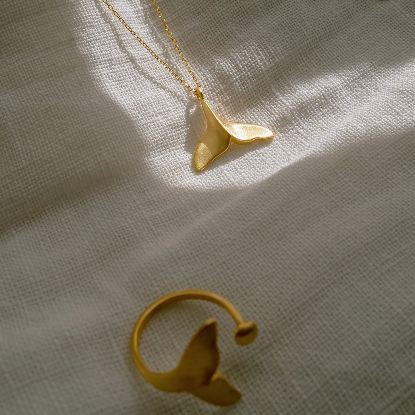 Whale Tail Necklace Gold