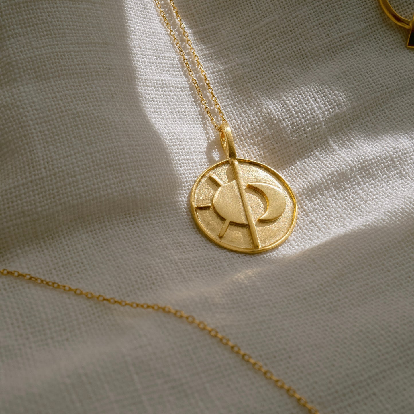 Sun&Moon Necklace Gold