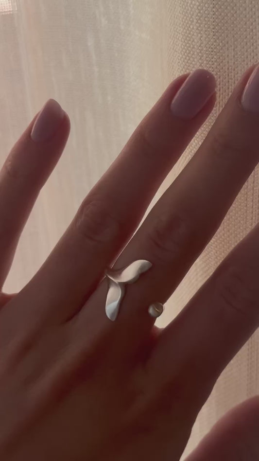 Whale Tail Ring Silver